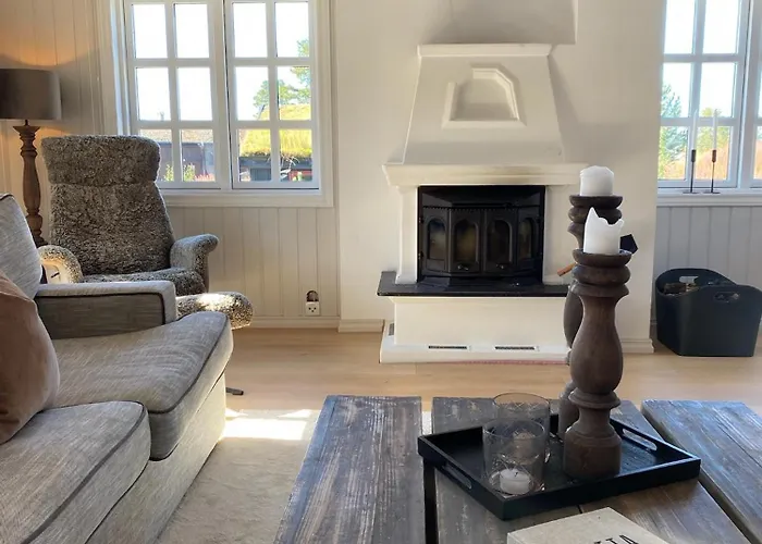 Bjarnebu - 4 Bedroom In