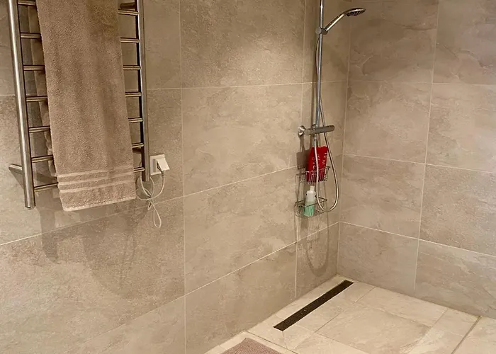 Bjarnebu - 4 Bedroom In *